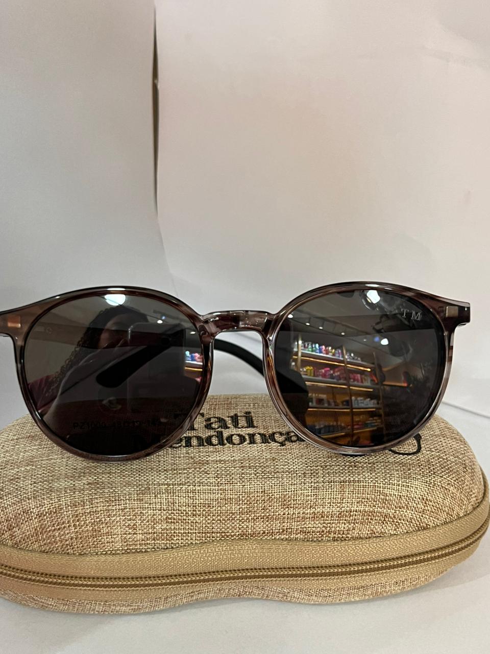 Óculos de Sol Feminino Carol - Linha Tati Mendonça